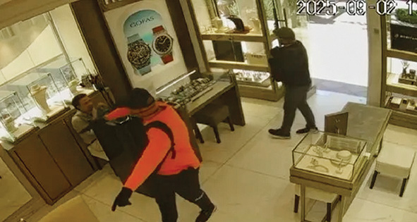 exichniasi-lhsteias-se-kosmimatopwleio-sth-Chalkidiki